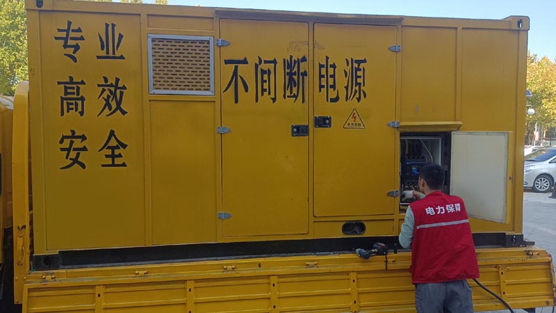 湖里柴油发电机组和UPS电源配合使用时，如何避免切换过程中的电力中断？